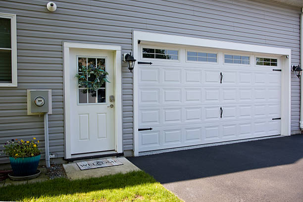 24/7 Emergency Garage Door Panel Replacement experts in Yazoo County County, MS